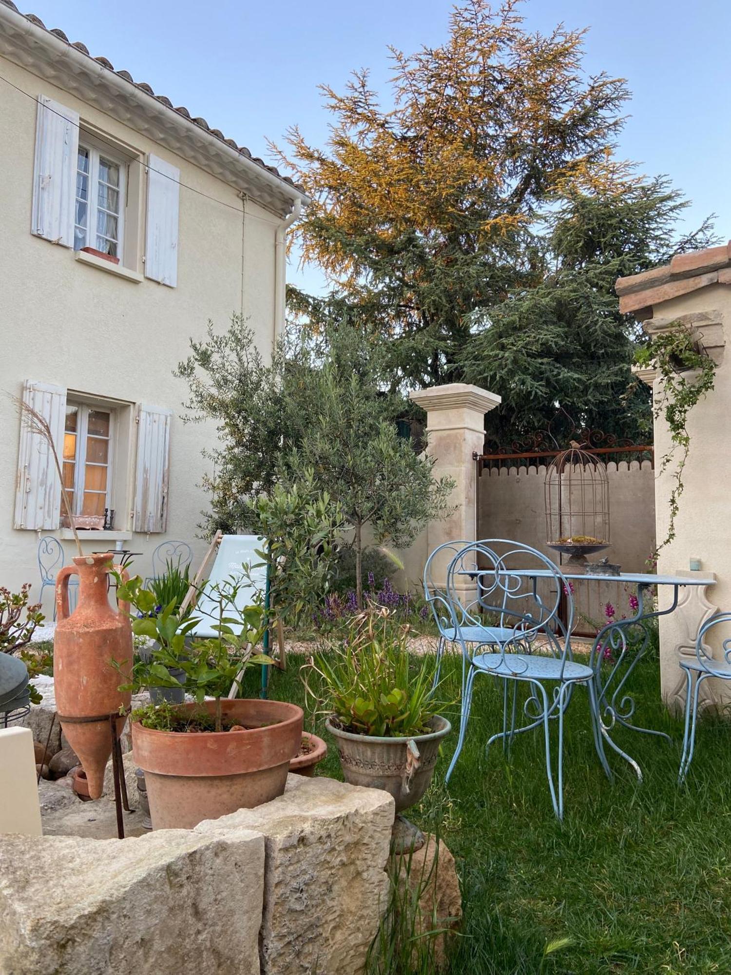 Maison 1823 - Suites De Charme A Garons Dış mekan fotoğraf