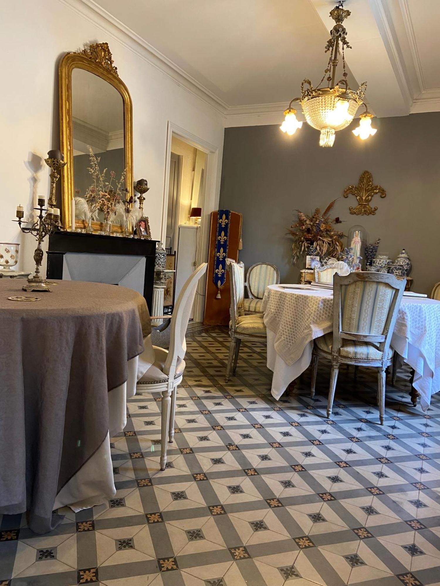 Maison 1823 - Suites De Charme A Garons Dış mekan fotoğraf